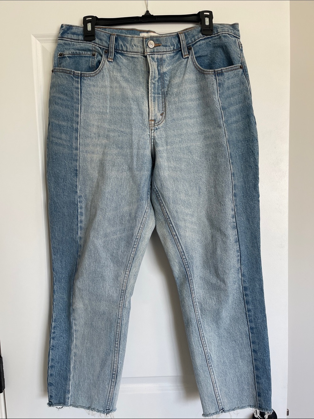 Abercrombie & Fitch High Rise Mom Jean